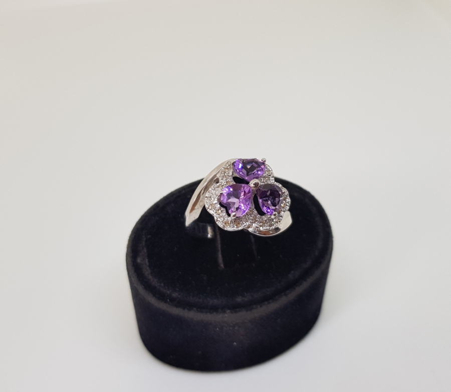 PIRLANTA VE AMETİST TAŞLI YONCA MODELİ YÜZÜK