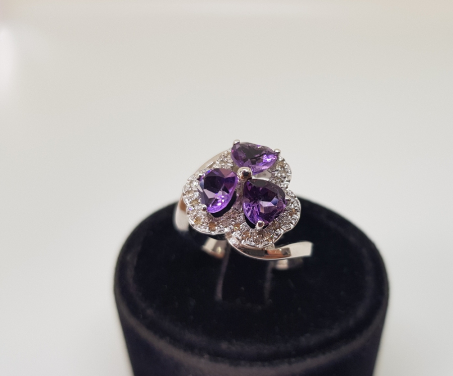 PIRLANTA VE AMETİST TAŞLI YONCA MODELİ YÜZÜK