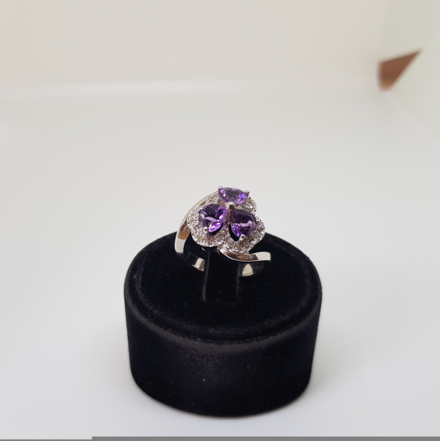 PIRLANTA VE AMETİST TAŞLI YONCA MODELİ YÜZÜK