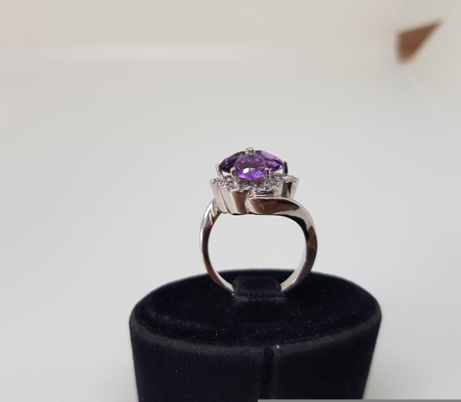 PIRLANTA VE AMETİST TAŞLI YONCA MODELİ YÜZÜK