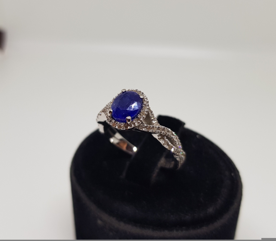 ELİPS MODEL HAS SAFİR VE PIRLANTA TAŞLI YÜZÜK