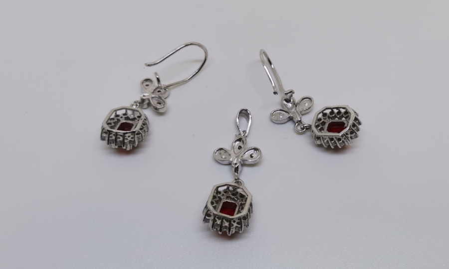 YAKUT VE PIRLANTA TAŞLI YONCA MODEL KOLYE KÜPE TAKIMI