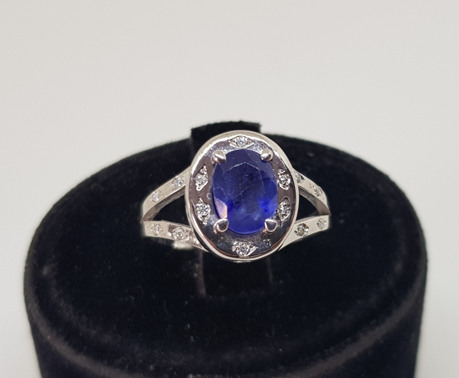 SAFİR VE PIRLANTA TAŞLI GİRİT MODELİ YÜZÜK