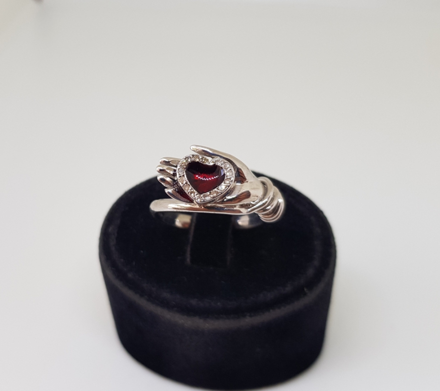 YAKUT VE PIRLANTA TAŞLI AVUÇ İÇİ KALP MODEL YÜZÜK