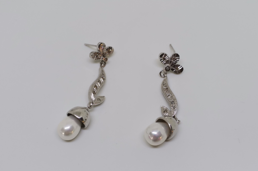 PIRLANTA TAŞLI VE İNCİLİ KÜPE