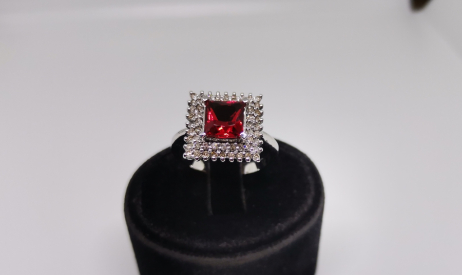 KARE MODEL YAKUT VE PIRLANTA TAŞLI YÜZÜK