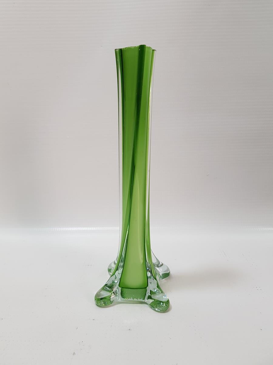 YEŞİL RENKLİ MURANO KARANFİLLİK