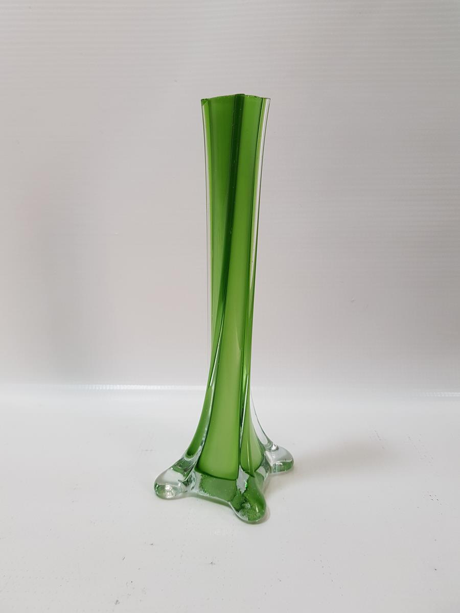 YEŞİL RENKLİ MURANO KARANFİLLİK