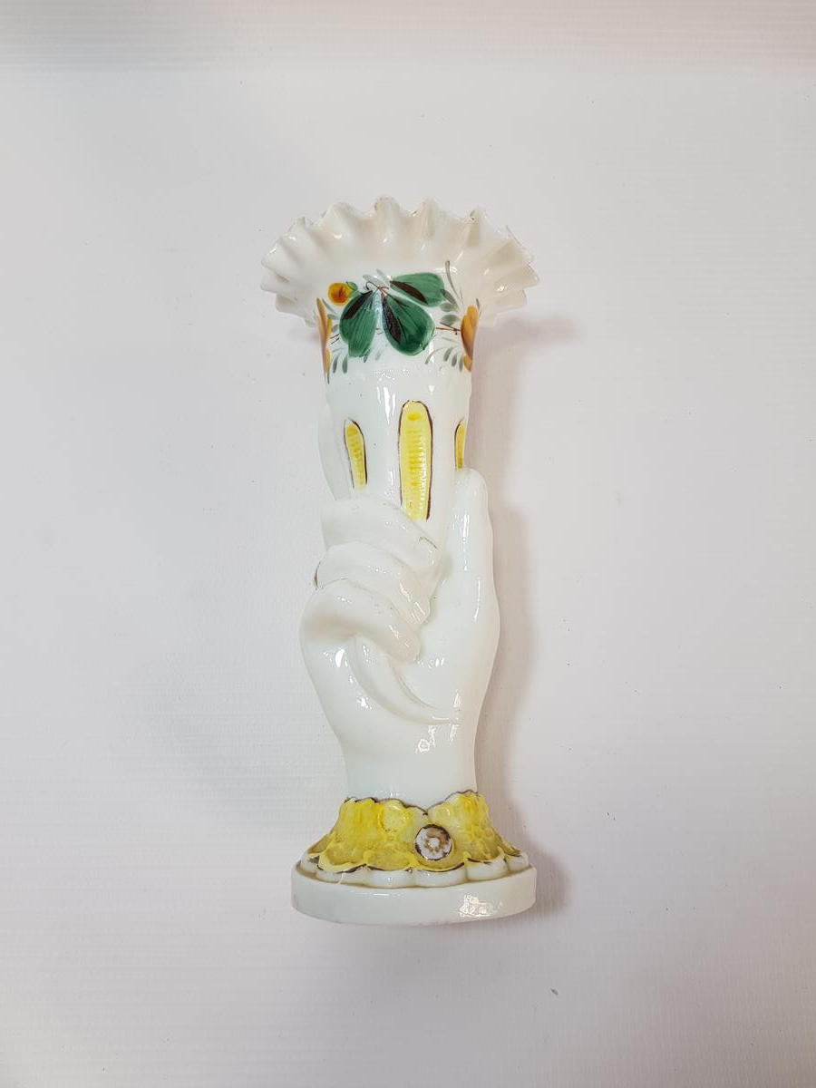 OSMANLI DÖNEMİ HANIMELİ FORMLU OPAL VAZO