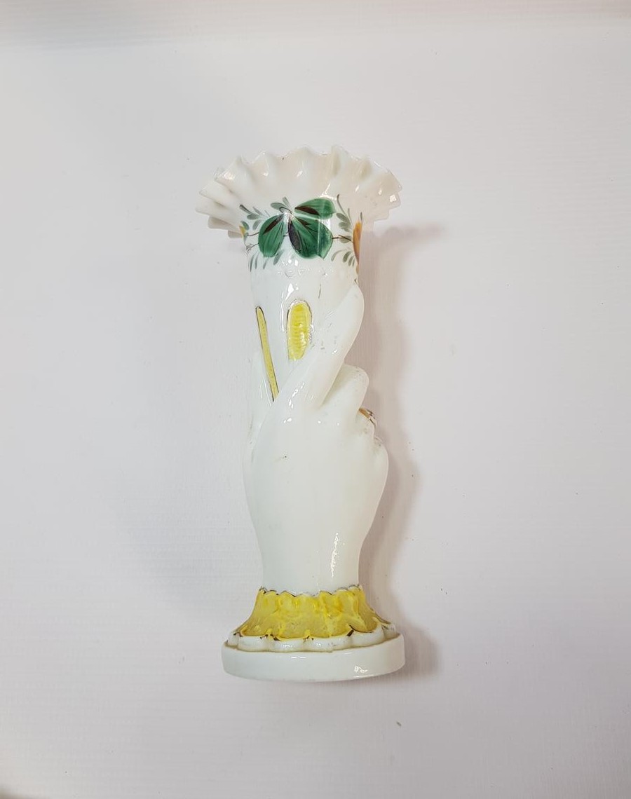 OSMANLI DÖNEMİ HANIMELİ FORMLU OPAL VAZO