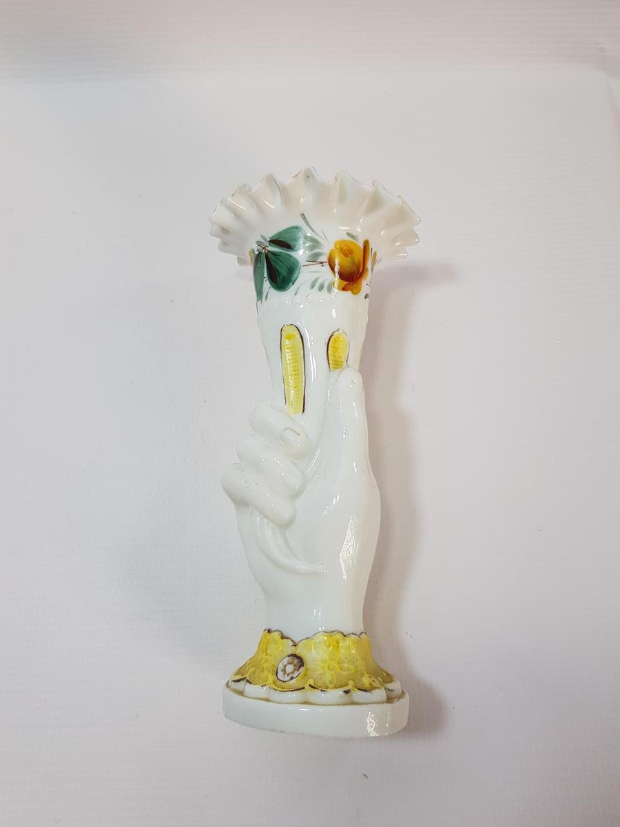 OSMANLI DÖNEMİ HANIMELİ FORMLU OPAL VAZO