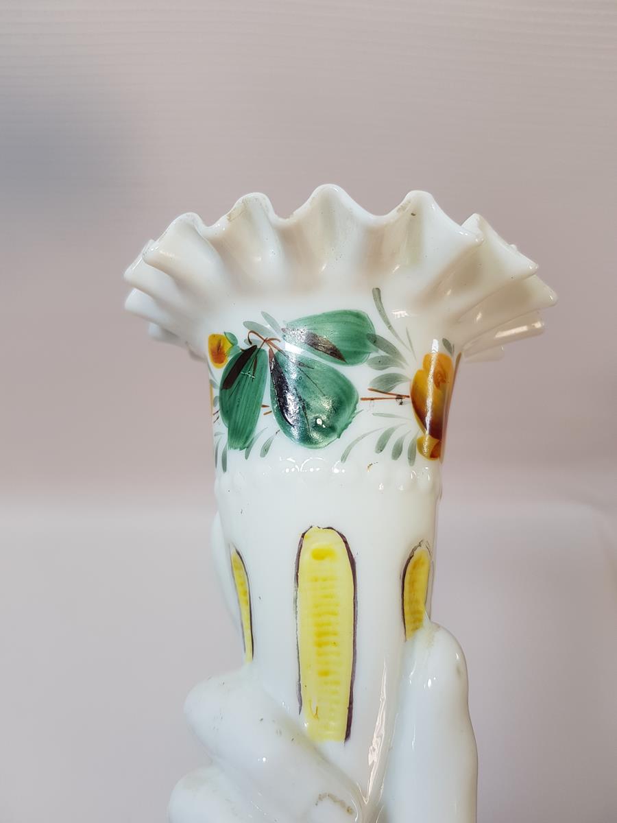 OSMANLI DÖNEMİ HANIMELİ FORMLU OPAL VAZO