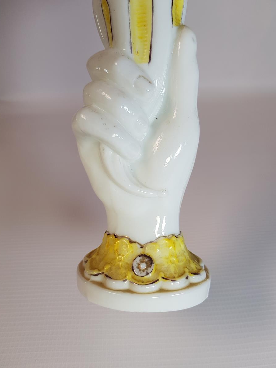 OSMANLI DÖNEMİ HANIMELİ FORMLU OPAL VAZO