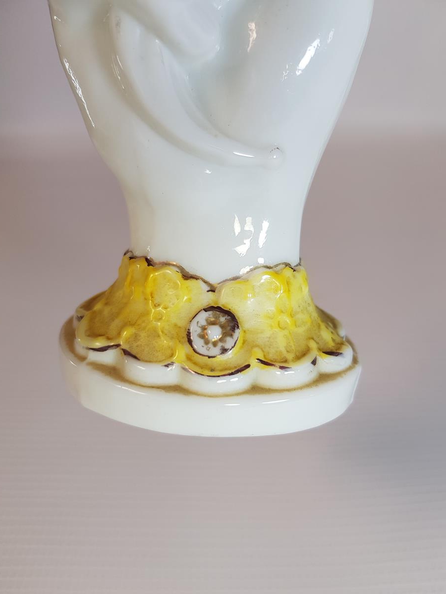 OSMANLI DÖNEMİ HANIMELİ FORMLU OPAL VAZO