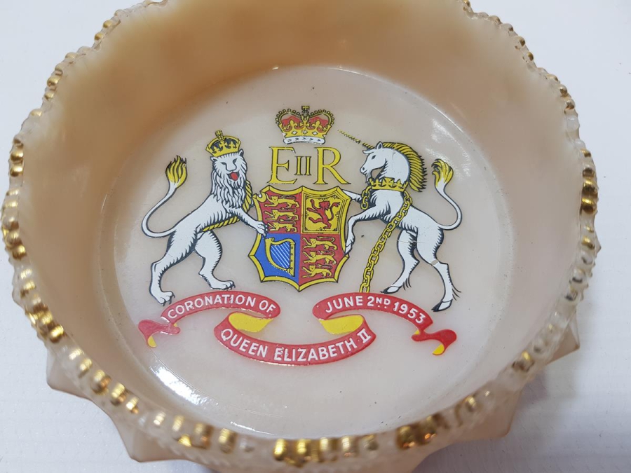 1953 KRALİÇE ELİZABETH'İN TAÇ GİYME TÖRENİ HATIRASI OPAL ÇEREZLİK