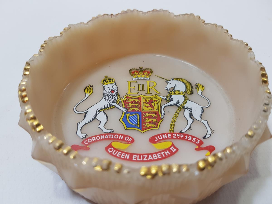 1953 KRALİÇE ELİZABETH'İN TAÇ GİYME TÖRENİ HATIRASI OPAL ÇEREZLİK