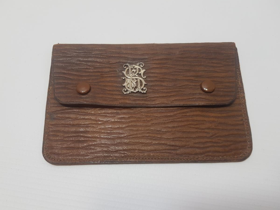 GÜMÜŞ İNSİYALLİ ANTİKA DERİ CÜZDAN