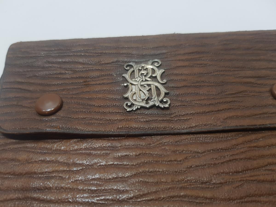 GÜMÜŞ İNSİYALLİ ANTİKA DERİ CÜZDAN