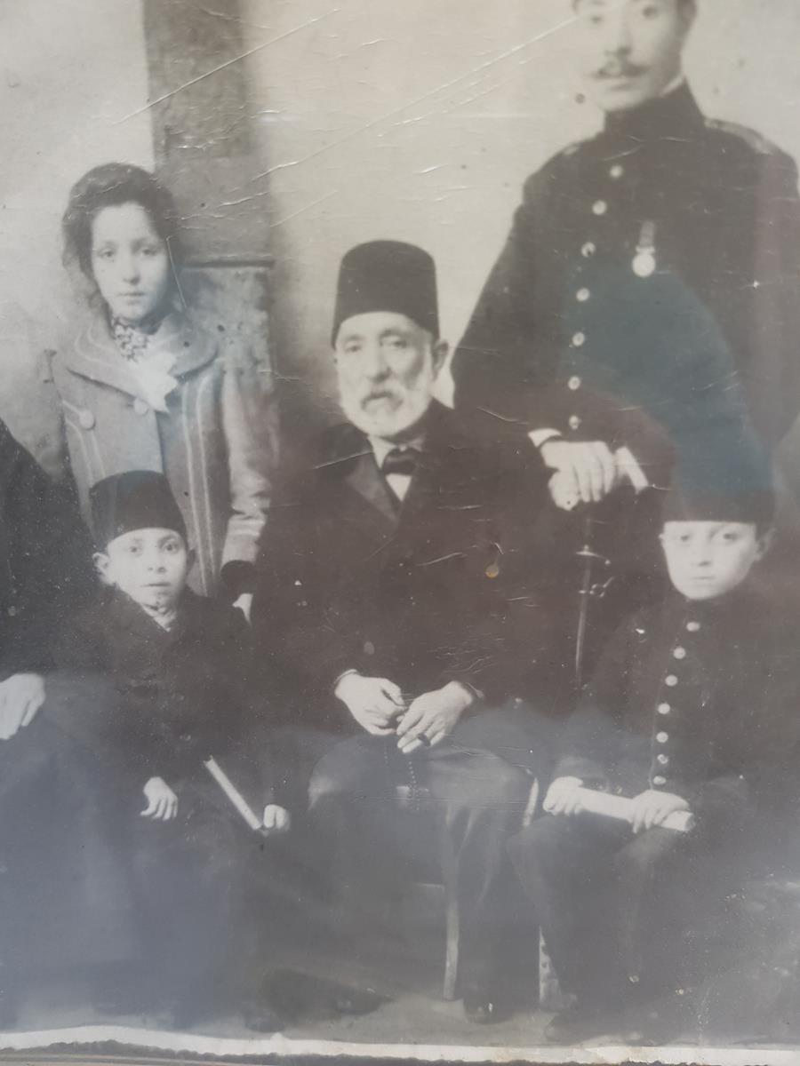 OSMANLI SUBAY VE AİLESİ FOTOĞRAFI