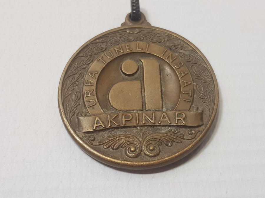 ŞANLIURFA AKPINAR TÜNELİ AÇILIŞINA VE ATATÜRK'ÜN DOĞUMUNUN 100. YILINA ÖZEL BASILMIŞ BÜYÜK BOY MADALYON