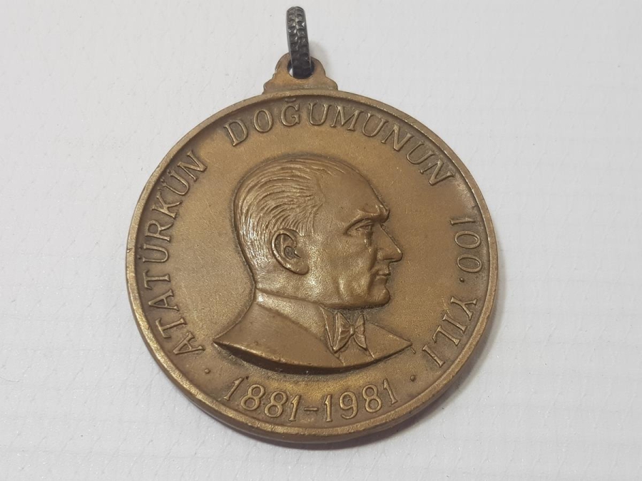 ŞANLIURFA AKPINAR TÜNELİ AÇILIŞINA VE ATATÜRK'ÜN DOĞUMUNUN 100. YILINA ÖZEL BASILMIŞ BÜYÜK BOY MADALYON