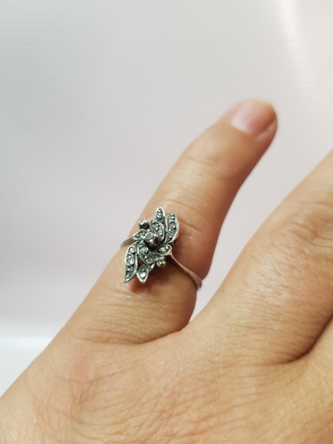 ÇİÇEK FORMLU ANTİKA PIRLANTA YÜZÜK