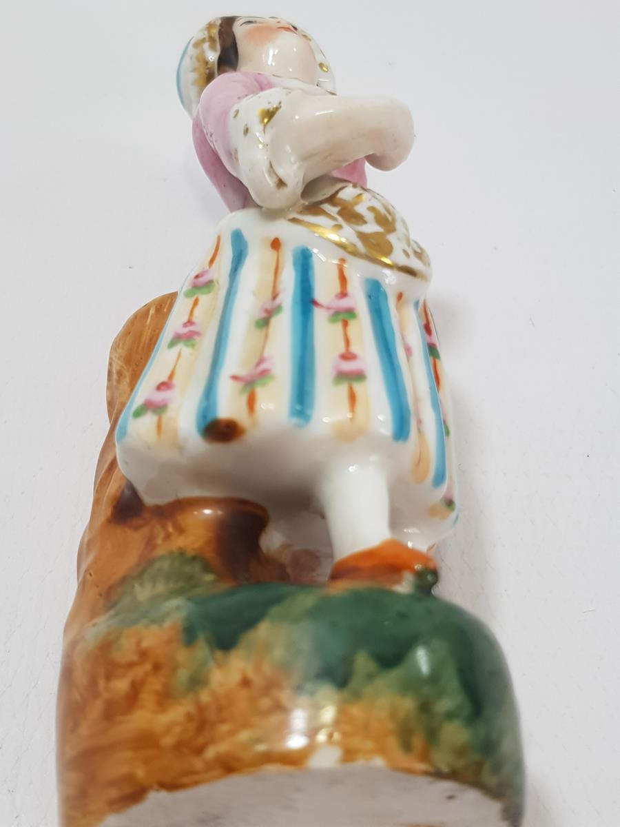 ANTİKA PORSELEN KADIN BİBLOSU