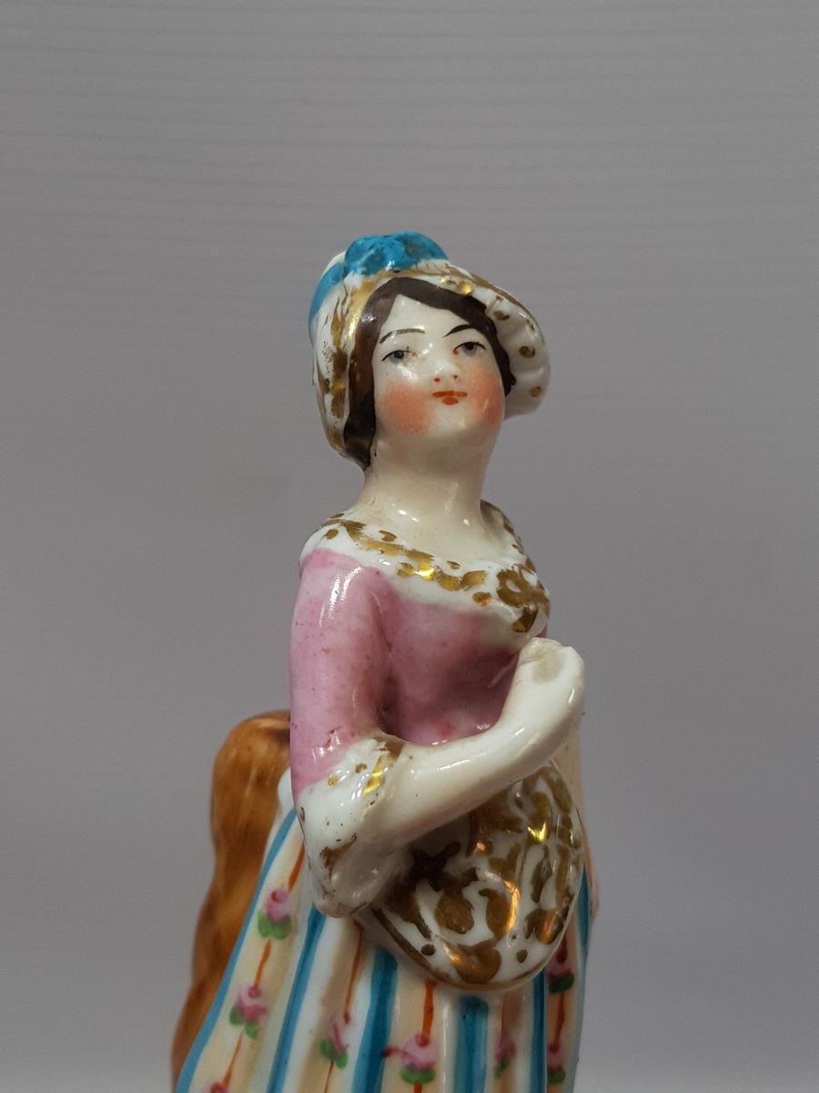 ANTİKA PORSELEN KADIN BİBLOSU