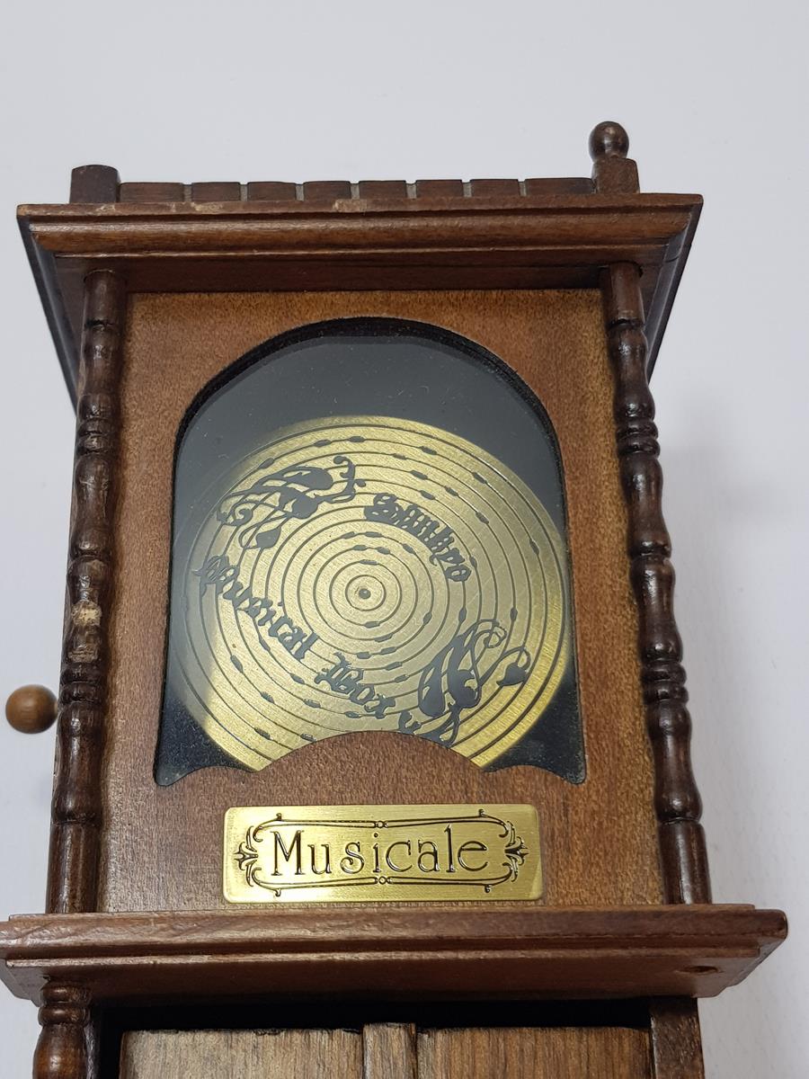 ANTİKA AHŞAP MÜZİK KUTUSU