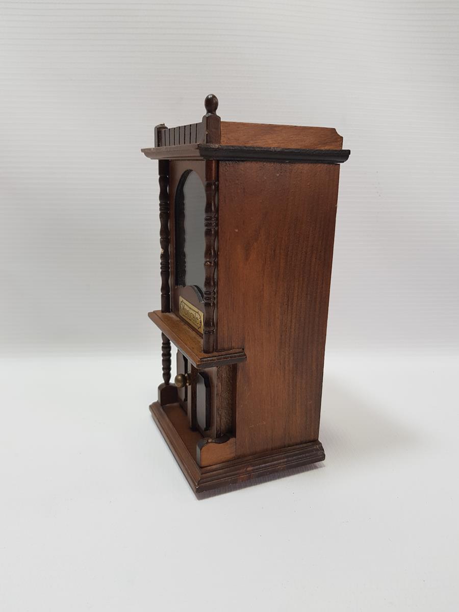 ANTİKA AHŞAP MÜZİK KUTUSU