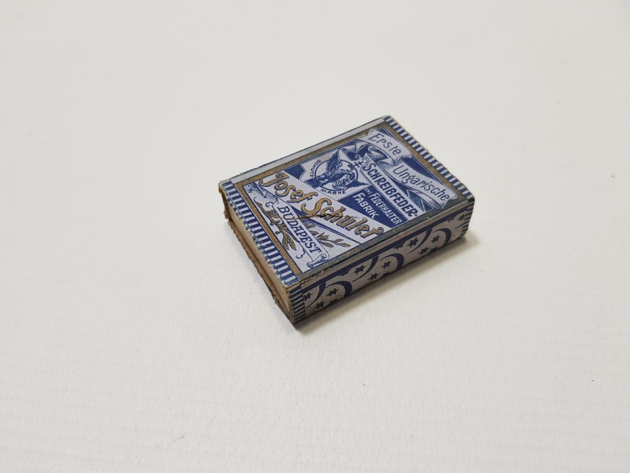 OSMANLI DÖNEMİ AY YILDIZLI VE ÜZERİ OSMANLICA YAZILI DİVİT UCU KUTUSU