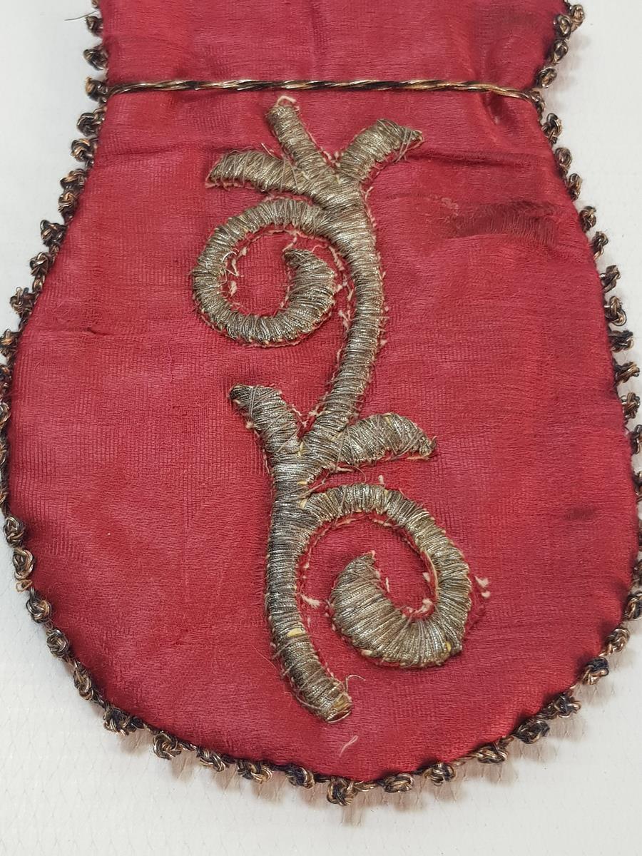 OSMANLI DÖNEMİ GÜMÜŞ SIRMA İŞLEMELİ İPEK KESE