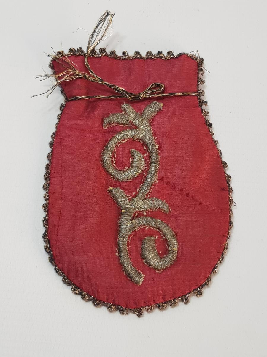 OSMANLI DÖNEMİ GÜMÜŞ SIRMA İŞLEMELİ İPEK KESE