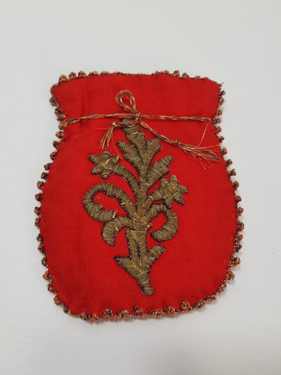 OSMANLI DÖNEMİ KIRMIZI RENKLİ ALTIN SIRMA İŞLEMELİ PARA KESESİ