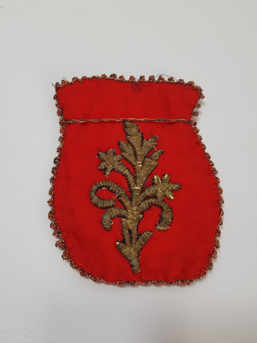 OSMANLI DÖNEMİ KIRMIZI RENKLİ ALTIN SIRMA İŞLEMELİ PARA KESESİ
