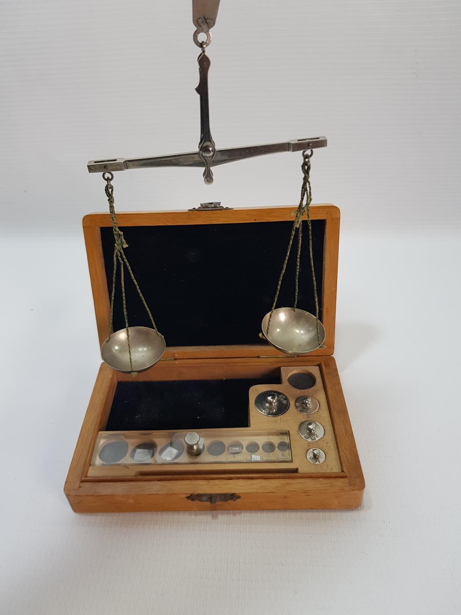 ANTİKA KUYUMCU TERAZİSİ VE AĞIRLIKLARI