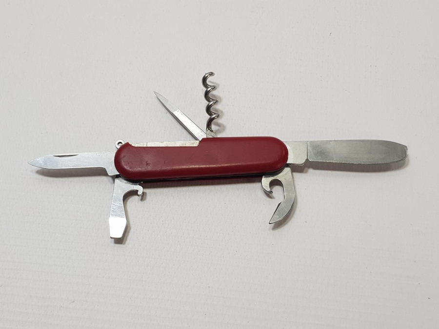 İSVİÇRE YAPIMI WENGER ÇOK FONKSİYONLU ÇAKI