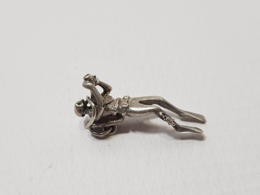 DALGIÇ FORMLU GÜMÜŞ KOLYE UCU