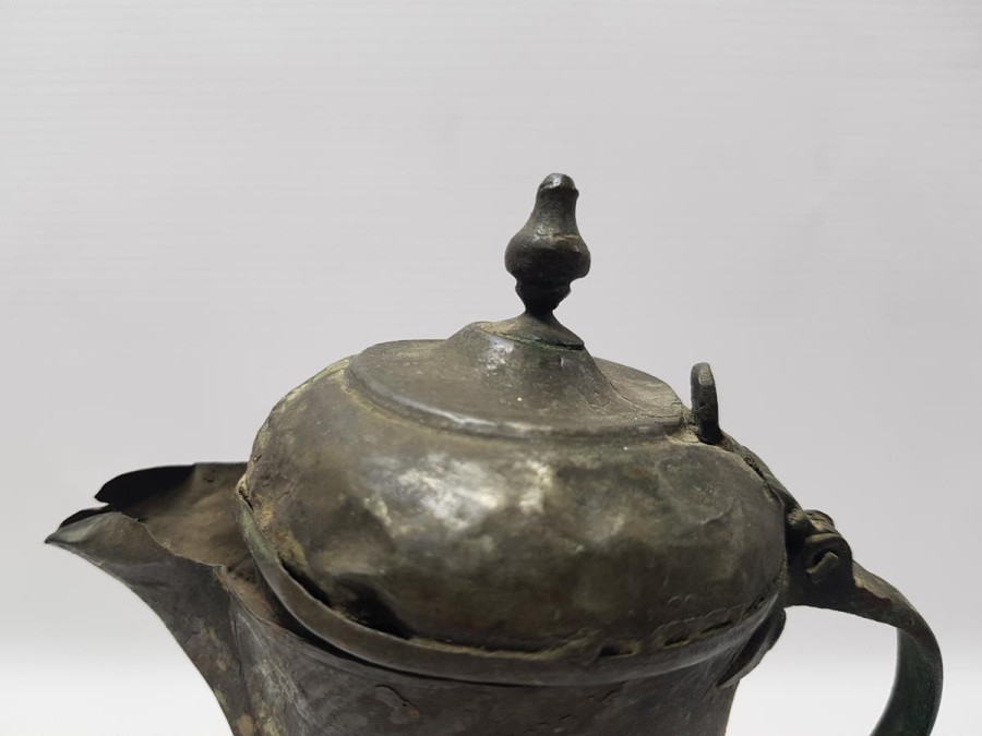 ÜZERİNDE OSMANLICA DAMGALAR BULUNAN TEKKE İŞİ BAKIR KAHVEDAN