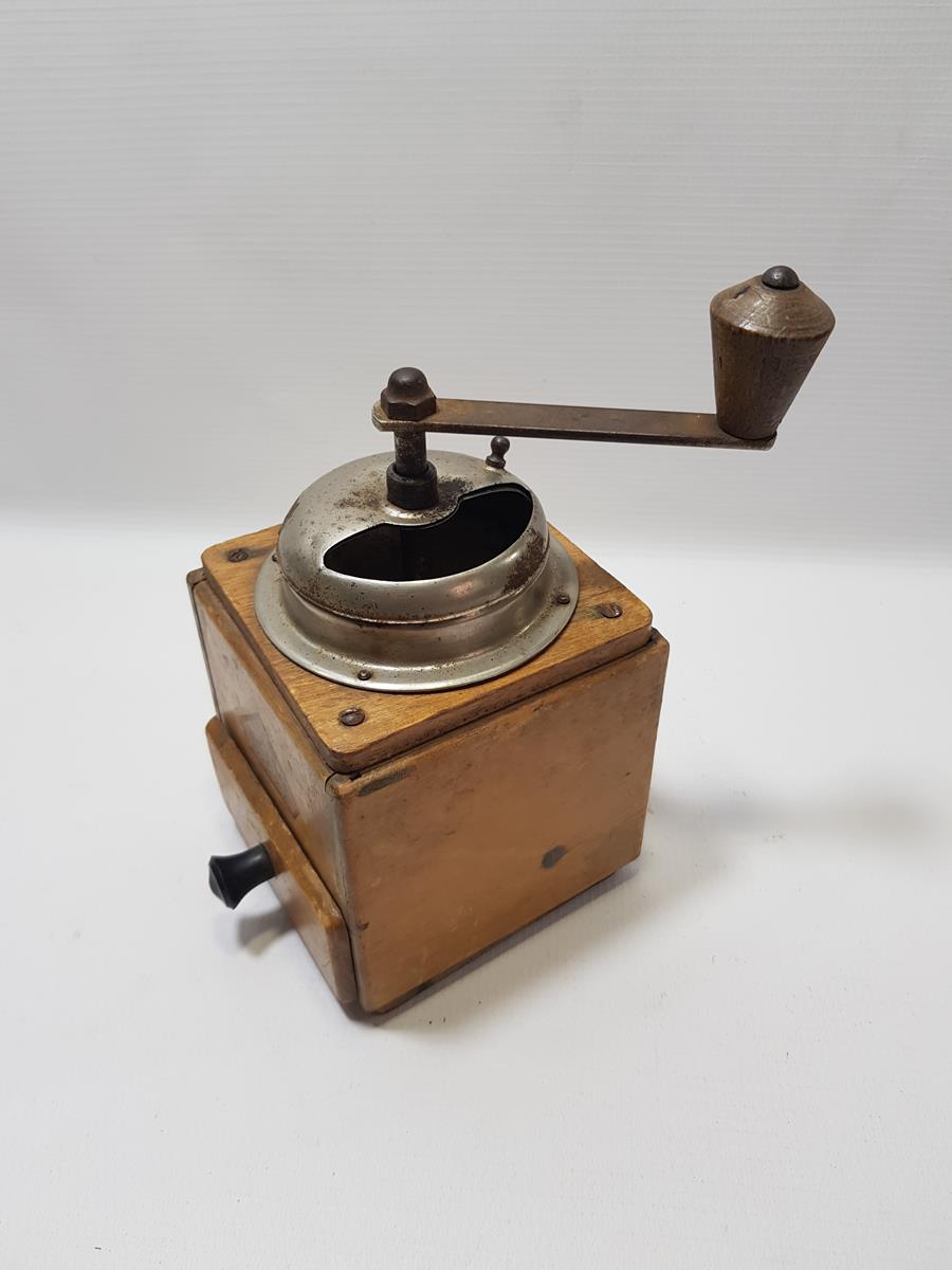 ANTİKA KAHVE DEĞİRMENİ