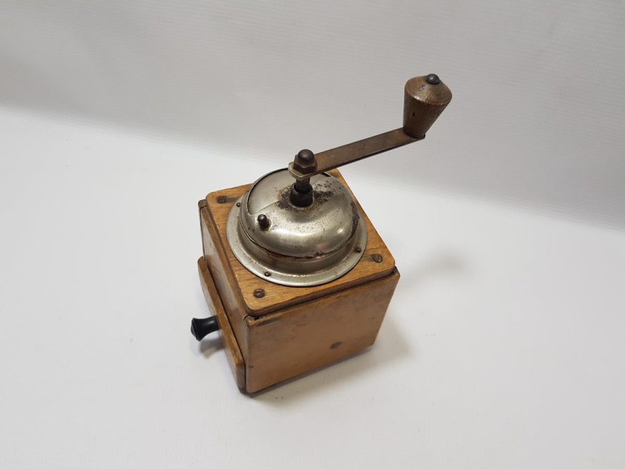 ANTİKA KAHVE DEĞİRMENİ