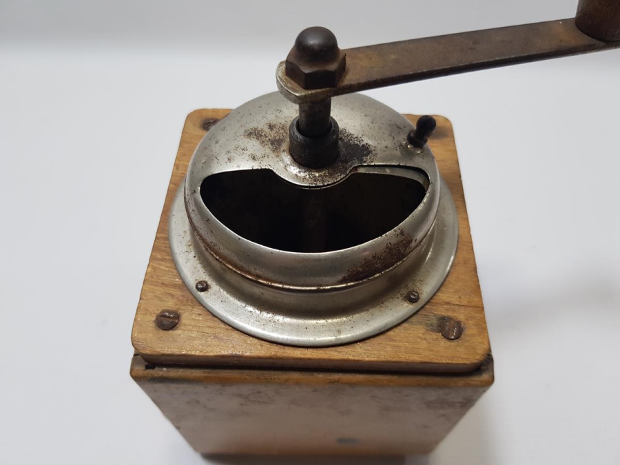 ANTİKA KAHVE DEĞİRMENİ