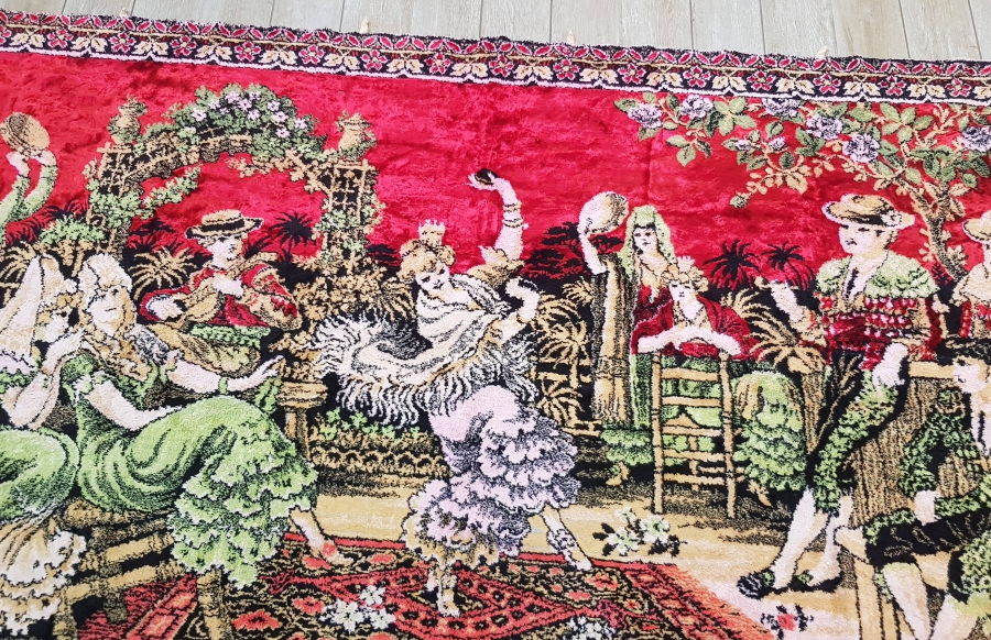 ANTİKA DUVAR HALISI