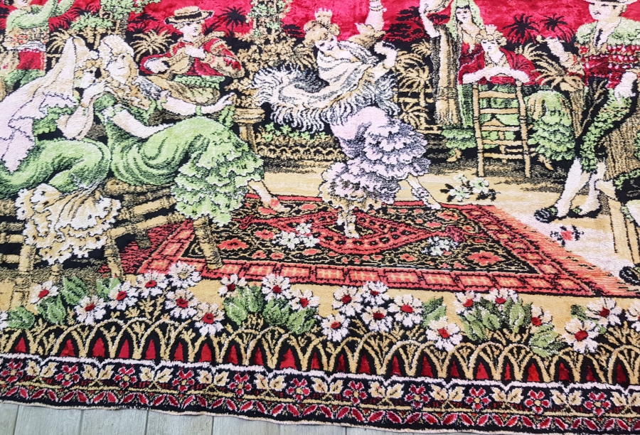 ANTİKA DUVAR HALISI