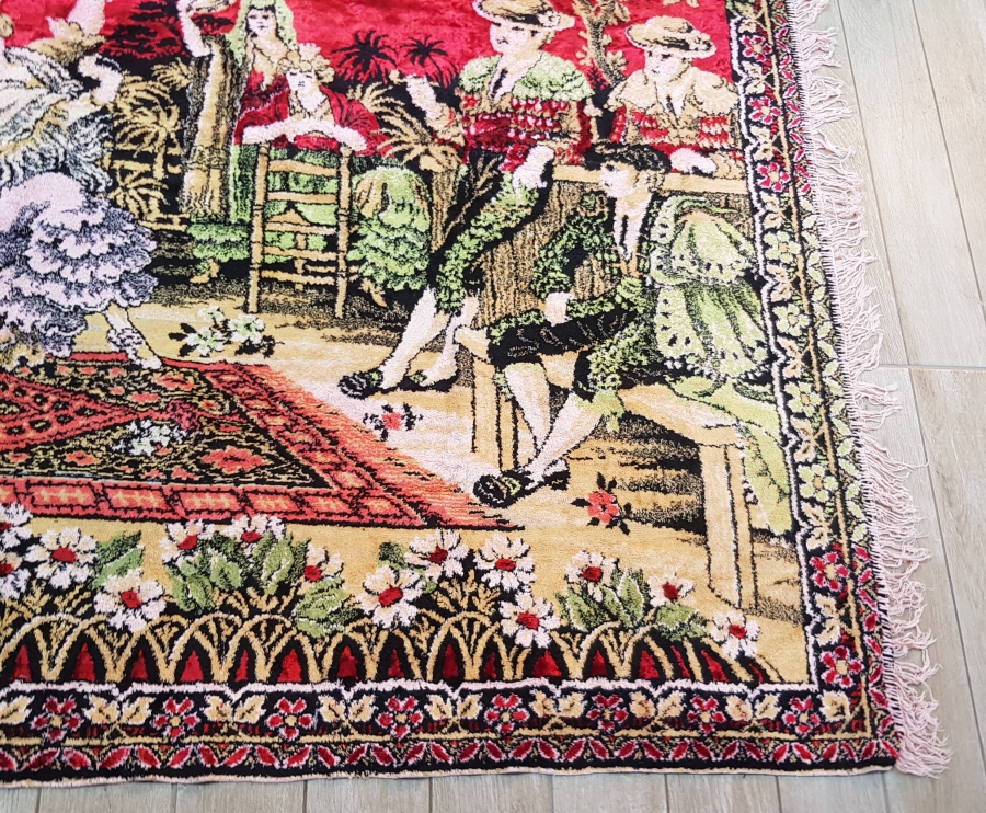 ANTİKA DUVAR HALISI