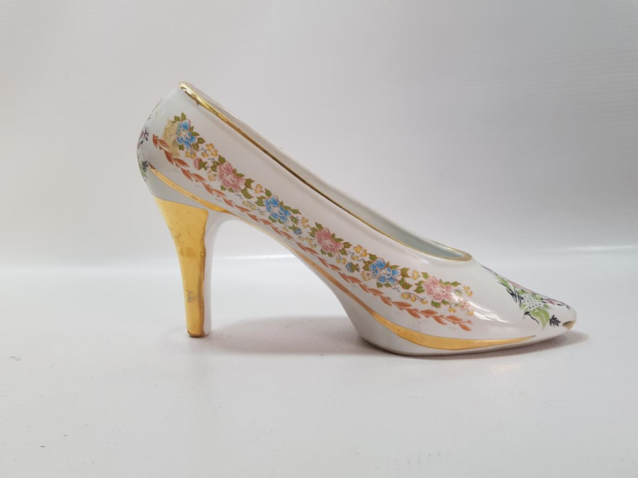 AYAKKABI FORMLU EL BOYAMA PORSELEN BİBLO