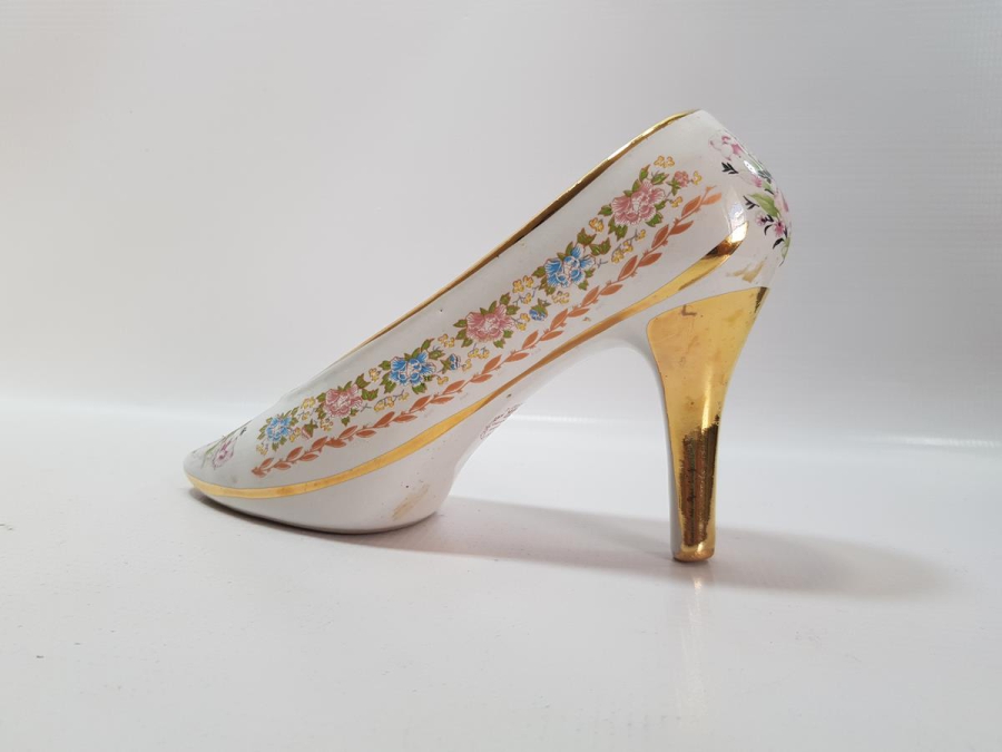 AYAKKABI FORMLU EL BOYAMA PORSELEN BİBLO