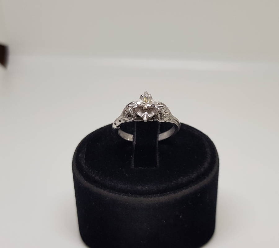 TEK TAŞ MODEL PIRLANTA TAŞLI YÜZÜK