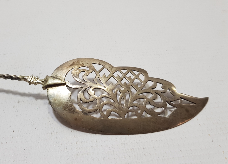 KABARTMA İŞÇİLİKLİ ANTİKA GÜMÜŞ PASTA SPATULASI