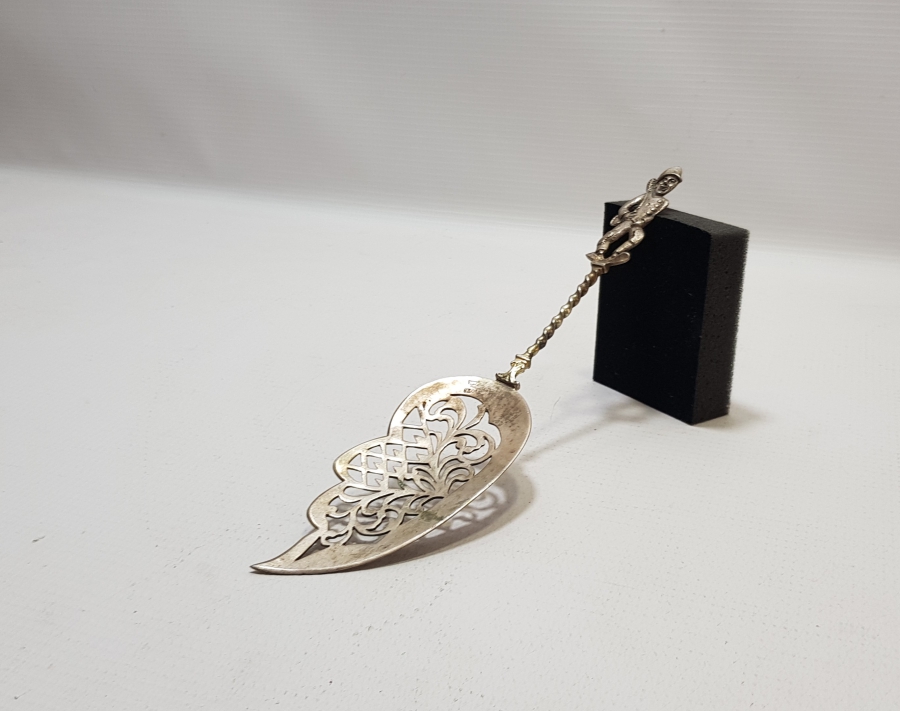 KABARTMA İŞÇİLİKLİ ANTİKA GÜMÜŞ PASTA SPATULASI